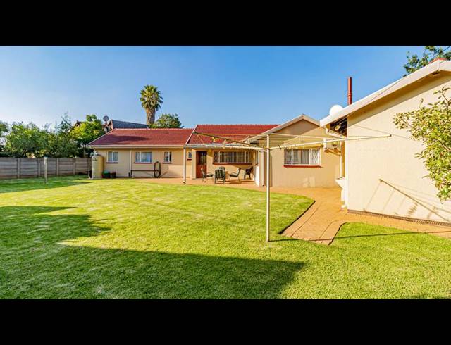 4 BEDROOM HOUSE FOR SALE IN PARKRAND